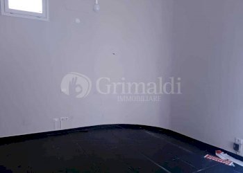 6433f074-74ef-4b94-ad92-d6c1e8deb0d2.jpg - Locale Commerciale Via Francesco Breschi 2, Anzio - foto 4