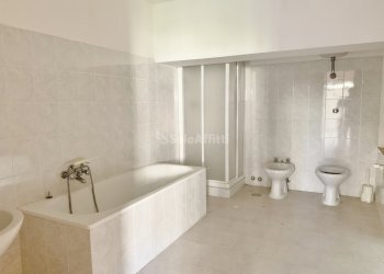 Bagno - Warehouse Catanzaro - photo 9