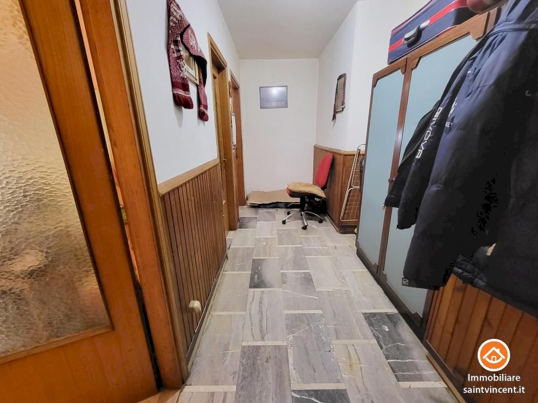 Apartment Viale IV Novembre 26, Saint-Vincent - photo 2