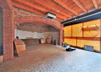 20220209_151221.jpg - Commercial Premises Vicenza - photo 3