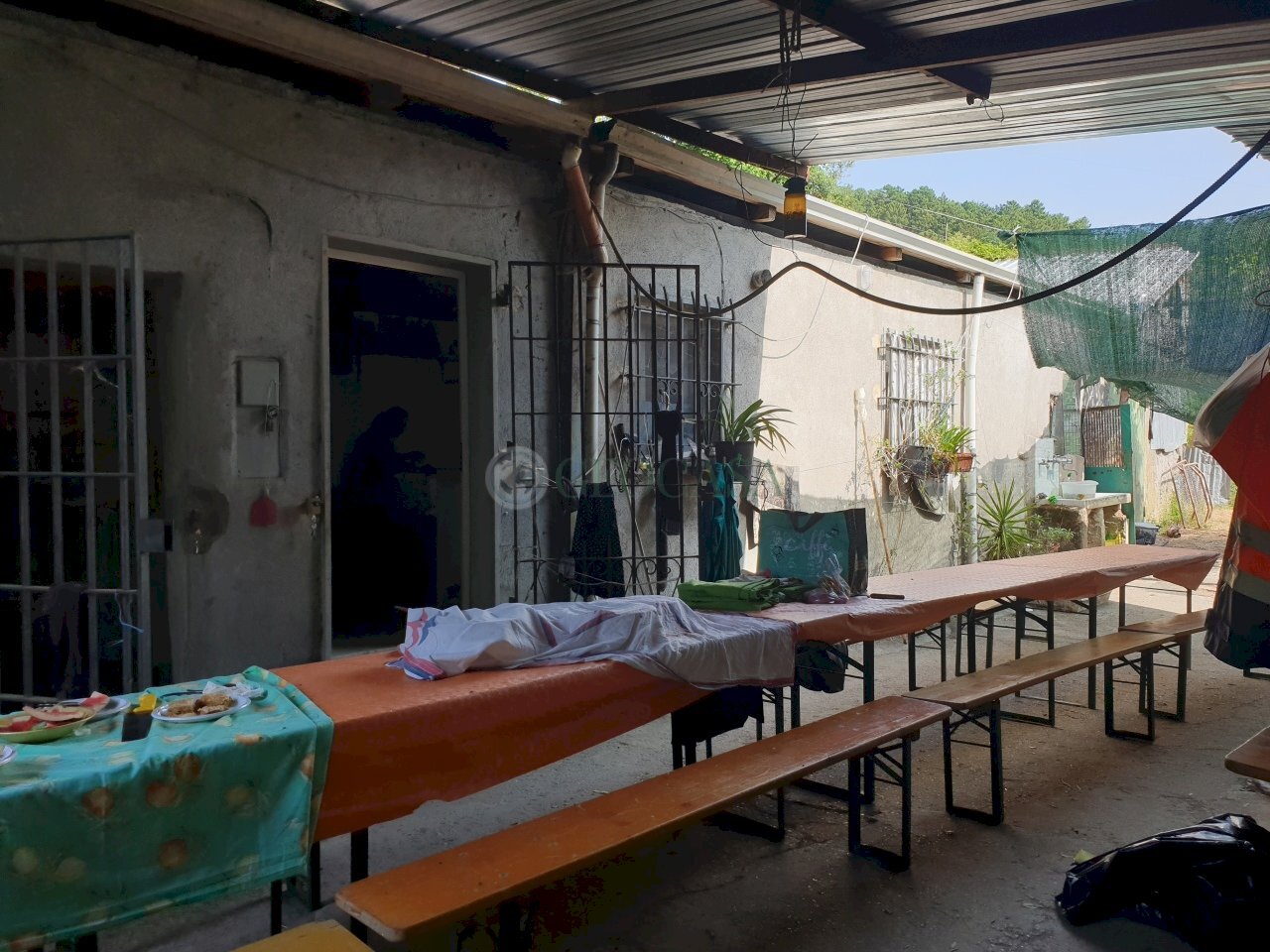 02.jpg - Magazzino Sarzana - foto 2