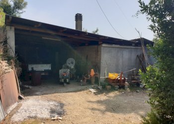 01.jpg - Magazzino Sarzana - foto 1