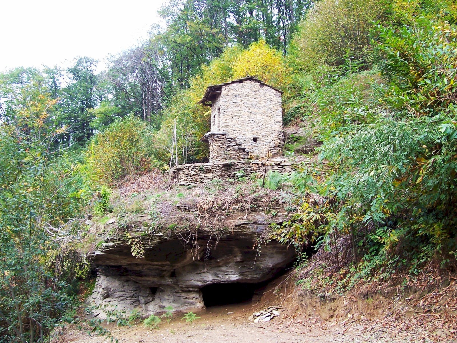 Rustic Barge - photo 1