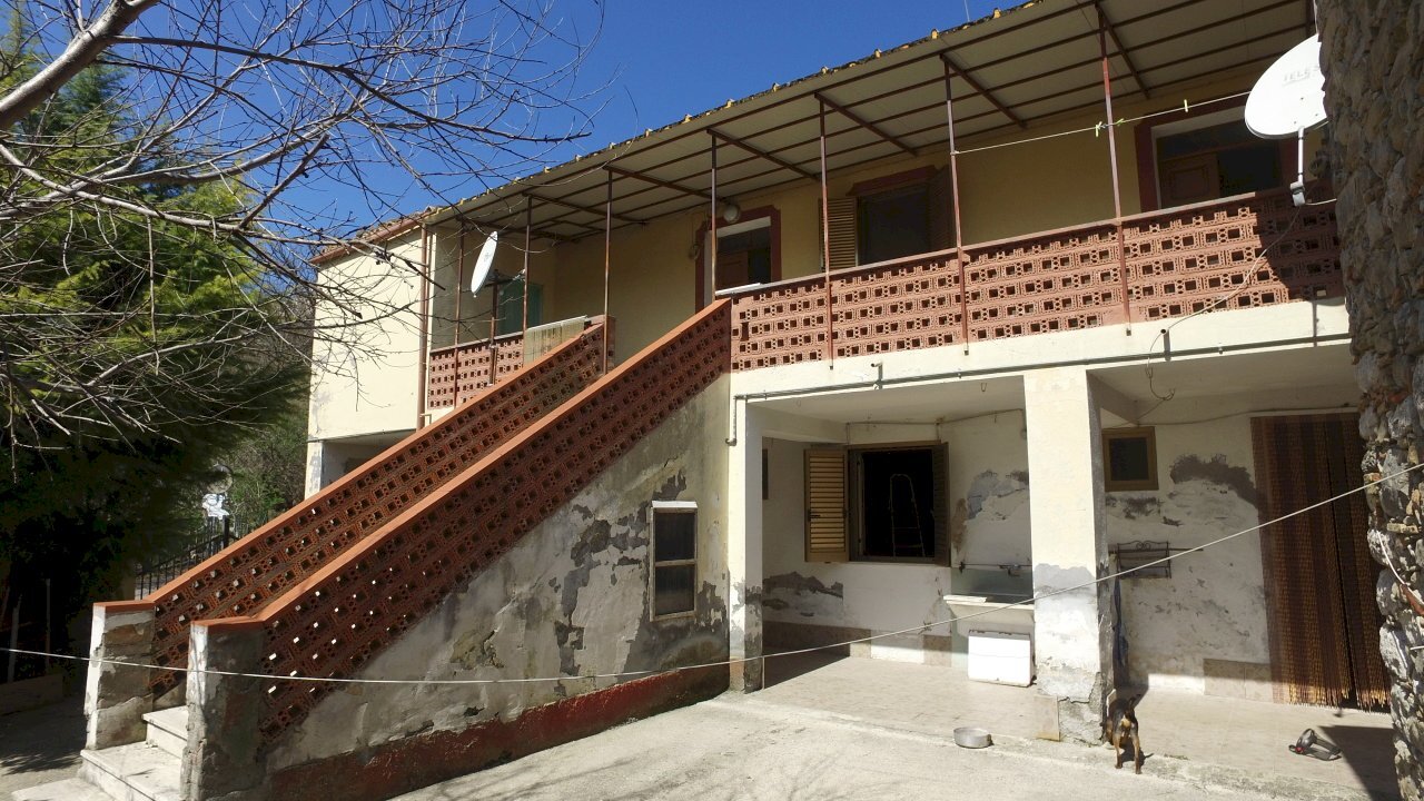 DJI_0157.JPG - Casa indipendente Farindola - foto 1