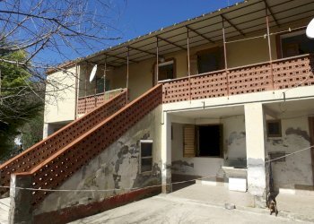 DJI_0157.JPG - Casa indipendente Farindola - foto 1