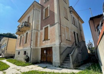 Stabile - Palazzo Vezza d'Alba - foto 3