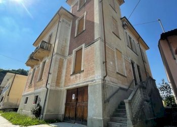 Stabile - Palazzo Vezza d'Alba - foto 4