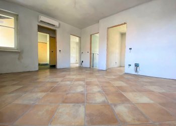 Three-room apartment Cisterna d'Asti - photo 3