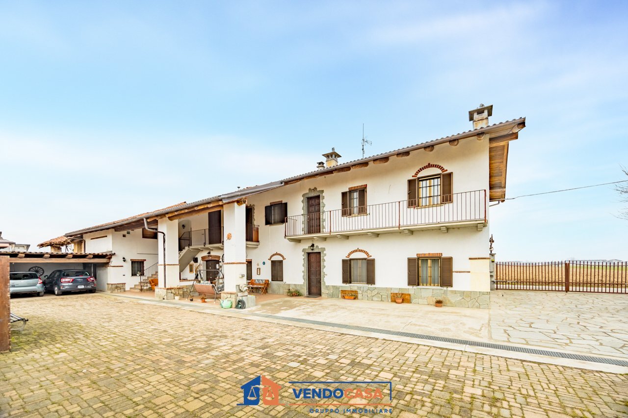 Independent house Centallo - photo 1