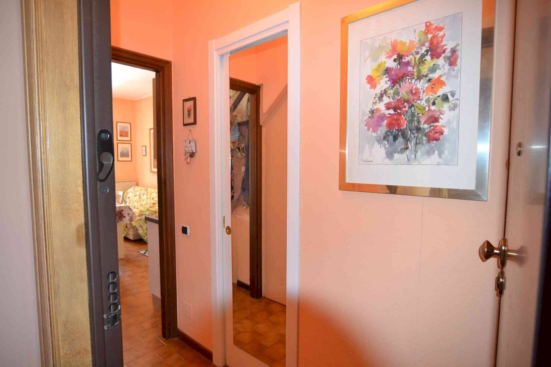 Three-room apartment Viale Enrico Toti, Loano - photo 2