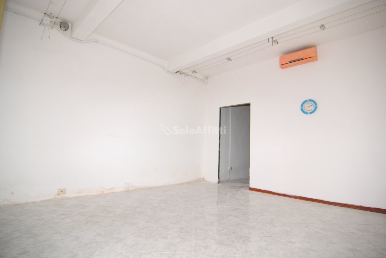 VANO PRINCIPALE - Commercial Premises Livorno - photo 2