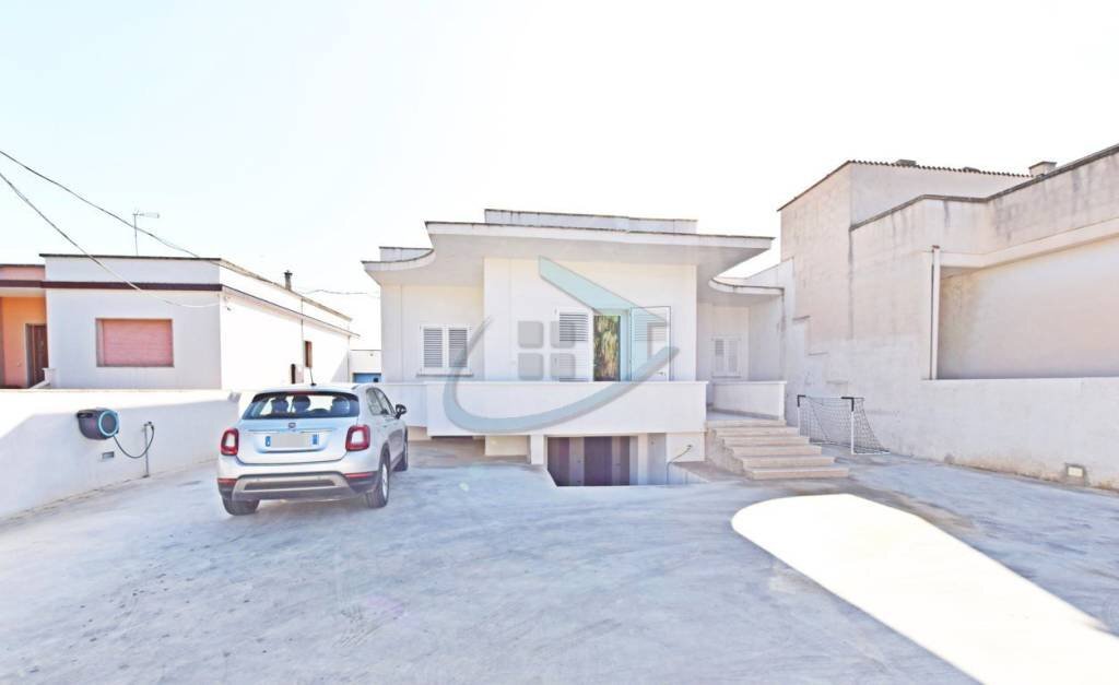 Facciata - Casa indipendente via della Resistenza, 6, Gagliano del Capo - foto 2