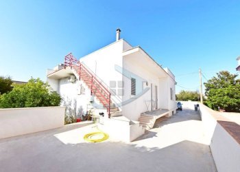 Cortile interno - Casa indipendente via della Resistenza, 6, Gagliano del Capo - foto 29