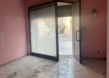 IMG-7866.jpg - Commercial Premises Via Salaria 272, Castel di Lama - photo 2