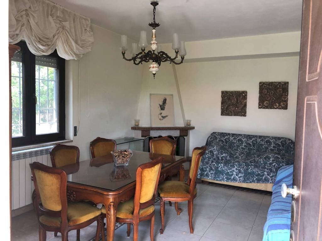 Sala da pranzo - Villa via Giuseppe Lugli, Roma (neighborhood Lido di Ostia) - photo 2