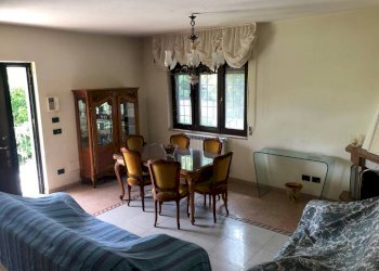 Sala da pranzo - Villa via Giuseppe Lugli, Roma (neighborhood Lido di Ostia) - photo 3