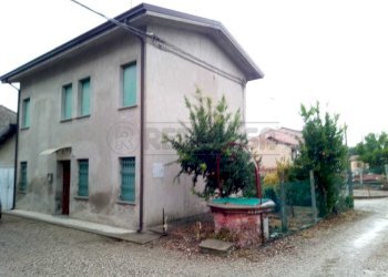 1aa6ee18-82ca-47af-9ecb-a79dd5d8cf0e.jpg - Villa Bondeno - foto 1