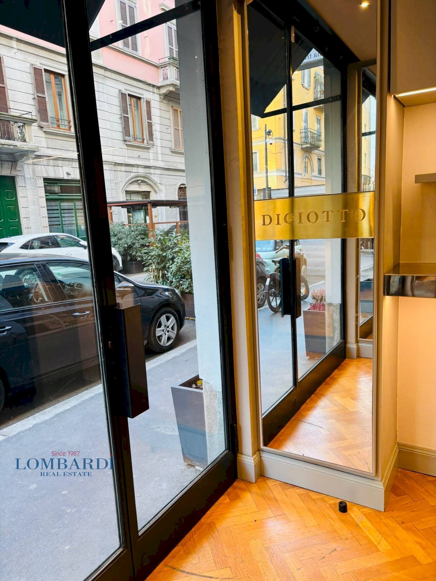 Shop Via Palermo, Milano - photo 3