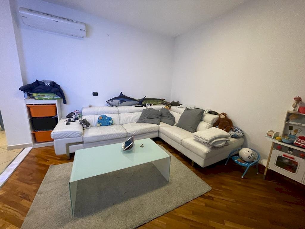 341083c1-47df-4891-b9b4-dedfda864c42.jpg - Appartamento Carrara - foto 2