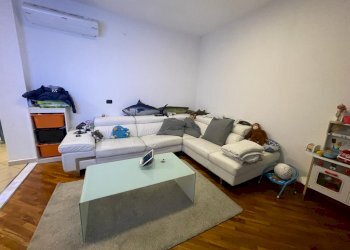 341083c1-47df-4891-b9b4-dedfda864c42.jpg - Appartamento Carrara - foto 2