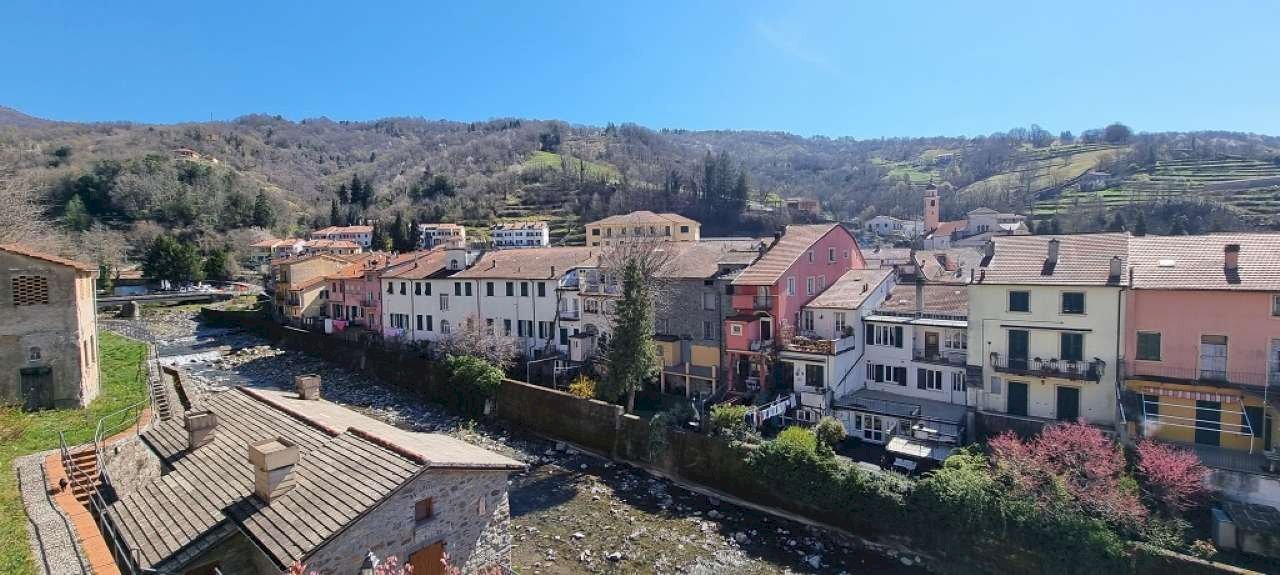 Viste - Terratetto - Terracielo via Gresino, 37, Varese Ligure - foto 1