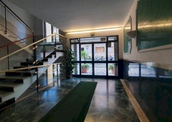 Interno palazzo - Bilocale via Aurelio Robino, 18, Genova (zona Marassi) - foto 17