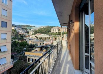 Balcone - Bilocale via Aurelio Robino, 18, Genova (zona Marassi) - foto 1