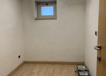 IMG-7926.jpg - Locale Commerciale Via Esino, San Benedetto del Tronto - foto 3