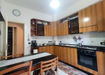cucina appartamento via robino marassi genova.jpg - Appartamento Via Robino  18, Genova - foto 3