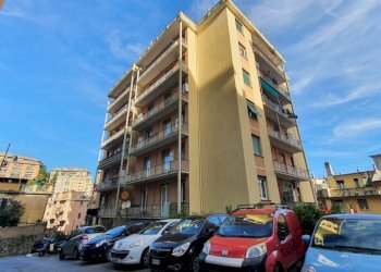 palazzo appartamento via robino marassi genova.jpg - Appartamento Via Robino  18, Genova - foto 9