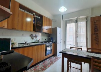 cucina bis appartamento via robino marassi genova. - Appartamento Via Robino  18, Genova - foto 16