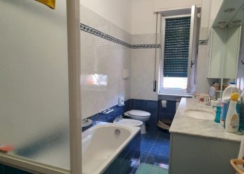 bagno bis appartamento via robino marassi genova.j - Appartamento Via Robino  18, Genova - foto 17