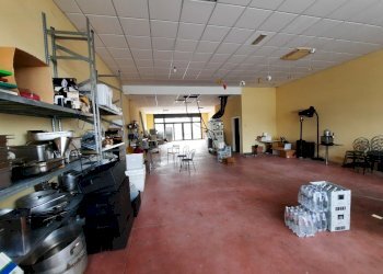 20220413_160632.jpg - Locale Commerciale Via Sorbano del Giudice, Lucca - foto 2