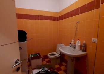 20220413_160528.jpg - Locale Commerciale Via Sorbano del Giudice, Lucca - foto 9