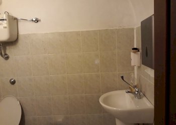 20190704_160738.jpg - Commercial Premises Via dei Canali 27, Salerno - photo 12