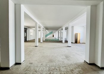 Vista 2 piano - pal. A - Locale Commerciale Viale Biagio Accolti Gil 22, Bari - foto 5