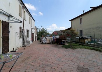 2_Esterno.JPG - Villa a Schiera Bondeno - foto 2