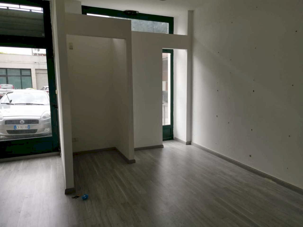 53931DBF-DAB7-41D9-9513-ECF204EACC80.jpeg - Locale Commerciale Via Martiri della Resistenza, Ancona - foto 1