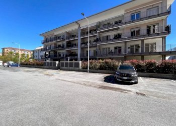 Zona - Quadrilocale via Nino Berrini, Cuneo (zona Donatello) - foto 2