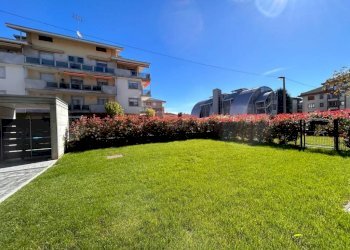 Giardino - Quadrilocale via Nino Berrini, Cuneo (zona Donatello) - foto 5