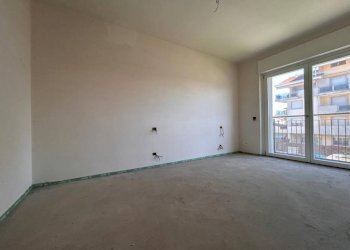 Stanza non arredata - Quadrilocale via Nino Berrini, Cuneo (zona Donatello) - foto 21