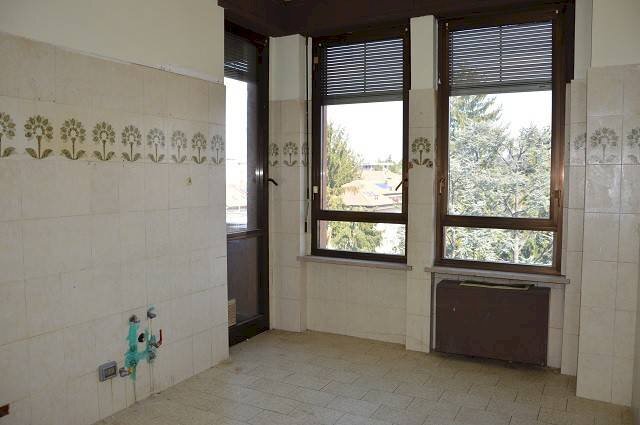 Cucina - Quadrilocale via Magenta, 15, Gallarate - foto 3