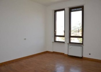 Stanza non arredata - Quadrilocale via Magenta, 15, Gallarate - foto 8