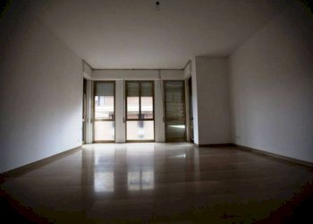 soggiorno - Appartamento via Marsala, 14, Gallarate - foto 12