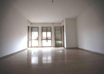 Apartment via Marsala, 14, Gallarate - photo 1