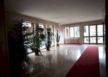 androne ingresso - Apartment via Marsala, 14, Gallarate - photo 9