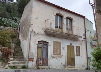 IMG_20220429_092044_HDR.jpg - Porzione di casa via iachininoto, Modica - foto 1