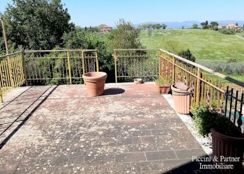 01.jpg - Portion of a house Via Castiglionese 51, Castiglione del Lago - photo 1