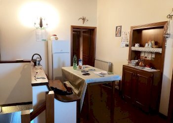 10.jpg - Portion of a house Via Castiglionese 51, Castiglione del Lago - photo 10