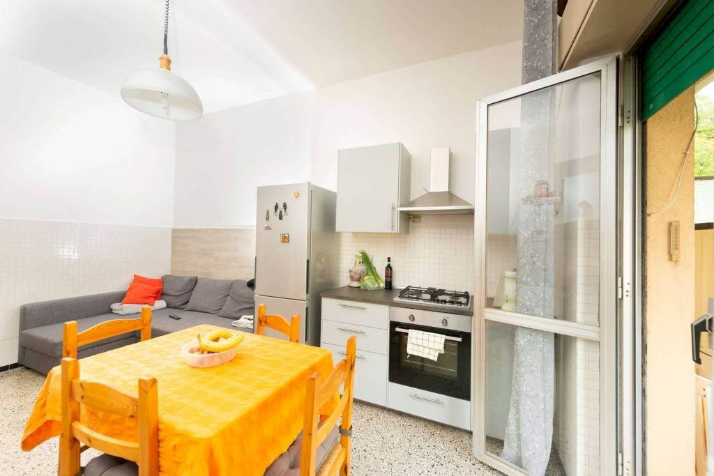 Soggiorno - Appartamento via Marabotto 68, Genova (zona Sampierdarena) - foto 3